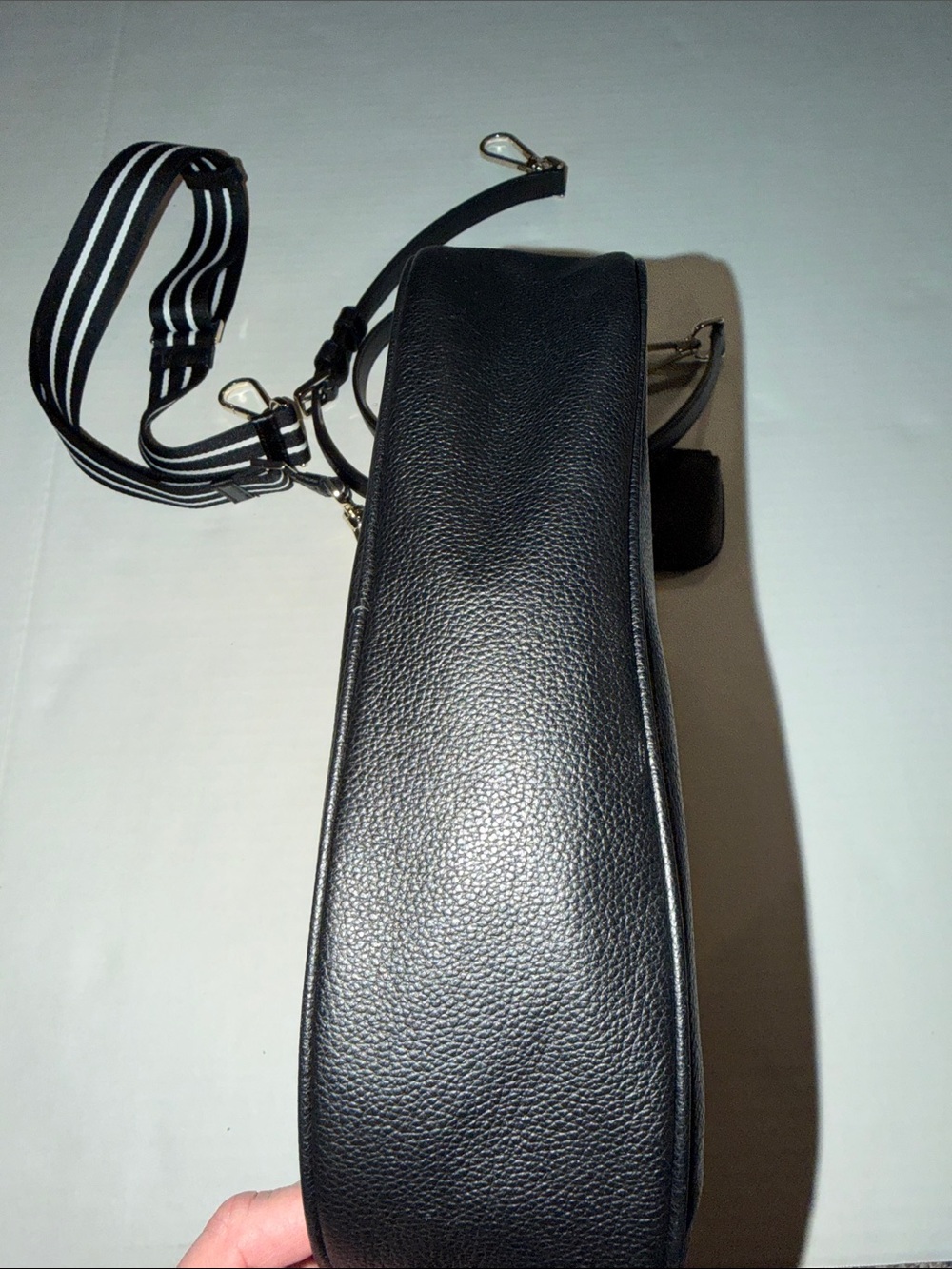 kate spade black pebble leather shoulder bag with striped and leather straps - Picture 3 of 5
